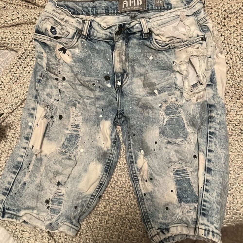 Another Hype Piece AHP Mens Paint Splatter Distressed Shorts size 32 distressed.